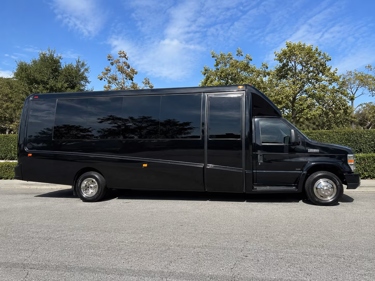 book the perfect ride for your next field trip 2